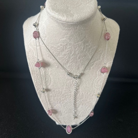 Elegant Pink and Silver Necklace - Picture 1 of 2